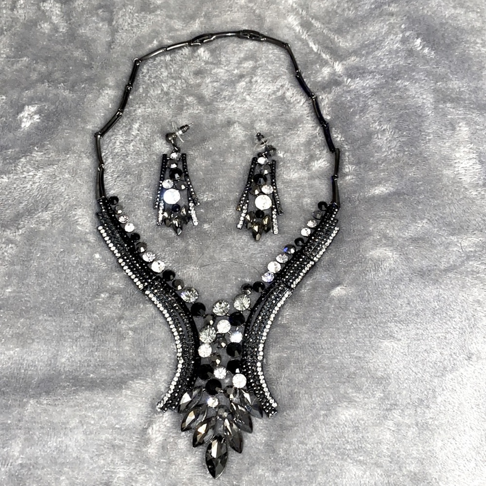 Ladies Elegant Rhinestone Necklace and Earrings